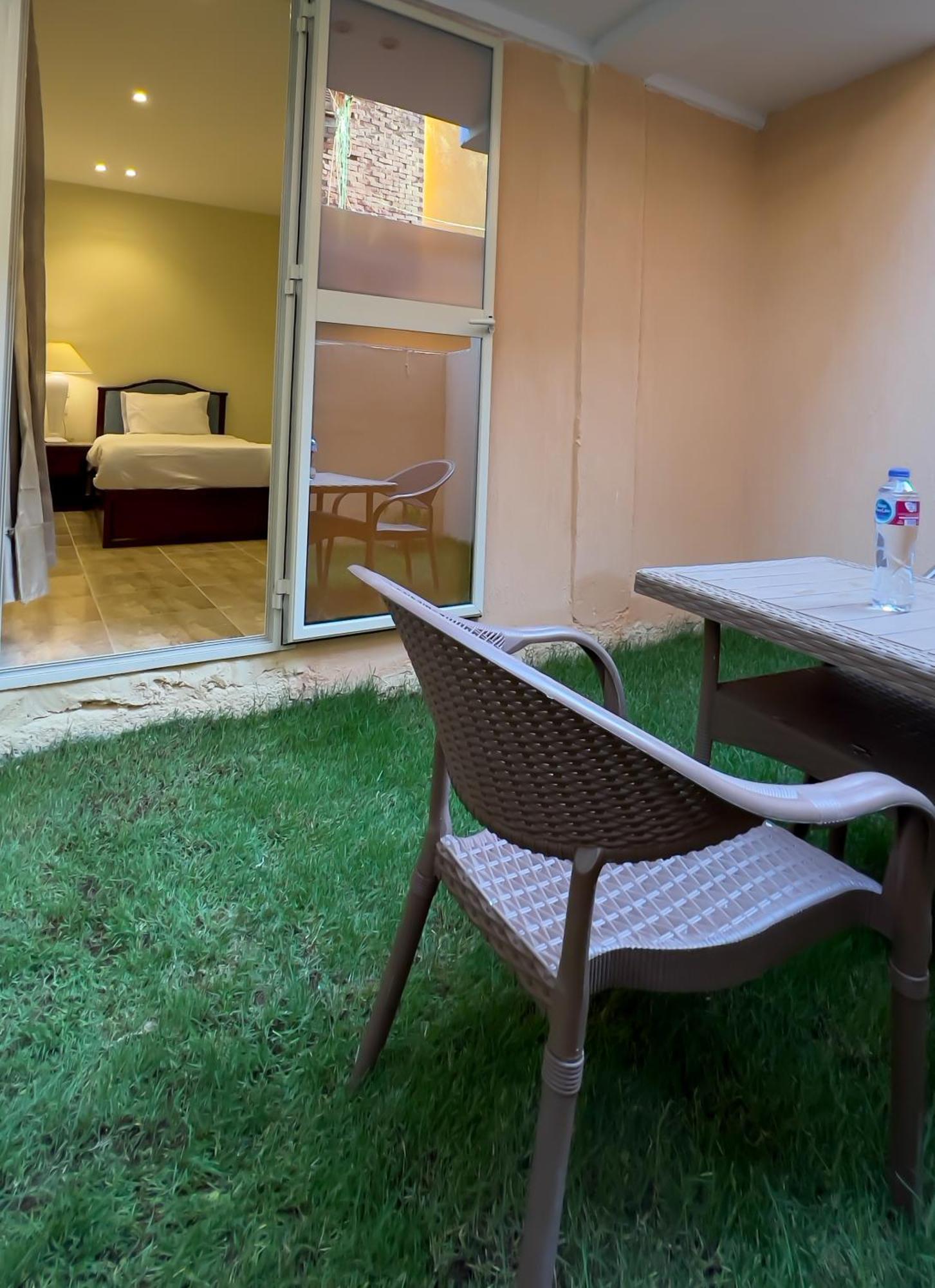 Pyramids Vista Inn Kafrat al Jabal Exterior foto
